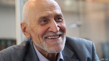 Мигранты держали детей над костром, чтобы те заплакали и разжалобили европейцев