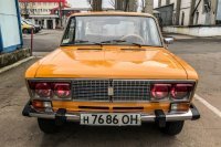 А знак ВАЗа сильно выгоревший от многолетней эксплуатации. Новый должен быть ярко красный.