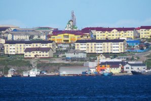 Автор говна набросил и доволен. Ну и хомячковое стадо за ним сразу подхрюкивать. Типично.

Вот только.. Например вот Южно-Курильск. Настоящий, а не то дерьмо, что в посте.