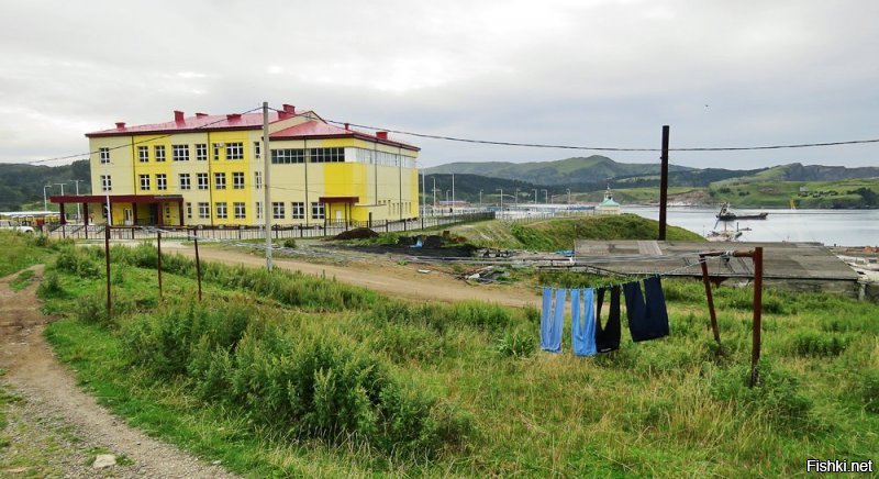 А вот еще ДВА города Курильских. Разных.
Сильно отличается от того дерьма, которое вам кинули и которым вы обмазываетесь, да?
Таким как ты, и прочему хомячью, такие фотографии как серпом по яйцам, да?