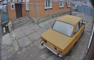 Есть и у меня такая, 1984 г.в.. Пробег большой но сохранилась неплохо. А движок 2106.