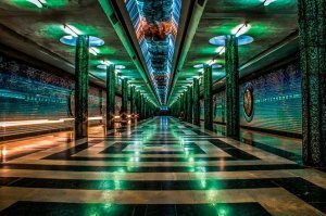 15  красивых и необычных станций метро