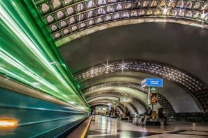 15  красивых и необычных станций метро