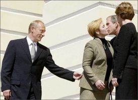 Путин высказался по поводу предложения девушки взять её замуж: видео
