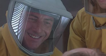 Этот, пендосянская кинокомедия запомнилас..с пеленок.
"Эпидемия"