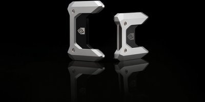 NVLink Bridge - высокопроизводительный мост для объединения видеокарт семейства RTX, он примерно в 50 раз имеет большую пропускную способность в сравнении с простыми мостами. Технология объединения по прежнему называется SLI, RTX семейство поддерживает объединение только двух карт через NVLink Bridge, в то время, как GTX семейство поддерживало объединение до 4 видеокарт. Семейство GTX 10ХХ поддерживало высокопроизводительные мосты HB bridge, для объединение 2 видеокарт. Сторонние производители делали