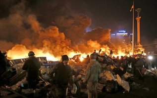 каждые сто лет они сжигали дотла свои города и строили на том же месте новые. 
-------------