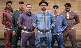 В Джентельменах он хорошо с'играл...

Хотя тут "на вкус и цвет", наверное