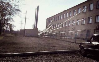 Может это крематорий? И трубы - американские горки "Последний путь"