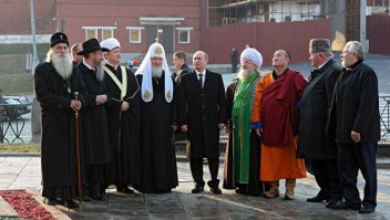 Правильными попами?