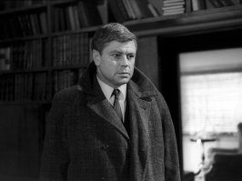 Вы только-что рассказали содержание фильма "Мёртвый сезон" (1968)