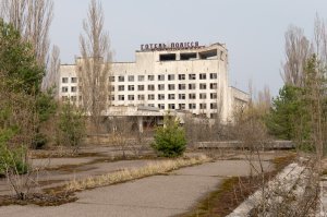 "максимальная скорость - 329 км/ч"(с) - ну пусть попробует...