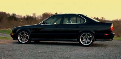 Всё так. Ездил на бэхе 520 Е34 с 2001 по 2010-й год включительно. Крайне надёжная машина ! Продал с пробегом 280 тыс. км, движок не ел ни капли масла. Да и к тому же безумно красивая.