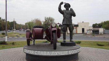 Павел Кириллович Гречихин:
- Однажды привлёк себя к административной ответственности за проезд перекрёстка на красный свет и сделал прокол в талоне к правам. 
- Выписал штраф за неправильную парковку собственному сыну
- Привлёк к ответственности собственную жену за переход улицы в неположенном месте