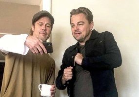 Поначалу разница в возрасте в 11 лет прямо бросалась в глаза, но Лео "подтянулся" и теперь они как ровесники.
Хотя на этой фотографии ДиКаприо выглядит не лучшим образом.