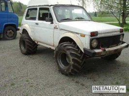 Х.у.ита! Дорогой, не практичный понт, обклеенный дешевой плёнкой а не сталкмобиль. Вот примерно как он выглядеть должен: