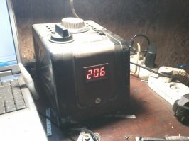 на работе стоит ещё тот трансформатор.только поставил цифровой вольтметр