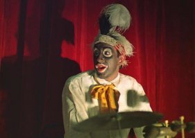 Помните фильм "Мы из Джаза"? 
-"Это настоящий негр?"
-"Да..."