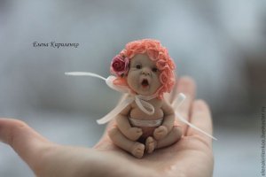 Почему??? Тут просто тупой перевод. Это для рукоделия. Ну типа полимерной глины. В молд помещают глину, трамбуют, она принимает форму куколки. Внимают и потом обрабатывают температурой. Потом можно оформить такого пупсика интересно и разнообразно. Как фантазия подскажет.