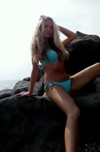 Та, что справа или та, что слева?