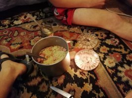 И маслом из селёдочной пресервы обязательно на ковёр накапать, чтобы воняла и пачкала полгода.
Ведь ну никак не обойдётся без этого!))