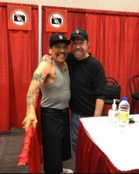 Да ладно....
Великий и ужасный Старина Дэнни Трехо так сдал??? (((