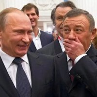 «За особые трудовые заслуги в строительстве Крымского моста»: Владимир Путин присвоил Аркадию Ротенбергу звание Герой Труда.