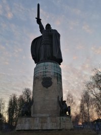 на фотках именно Хмуром... недавно был там... попал на концерт "Песняров"... впечатления строго положительные...