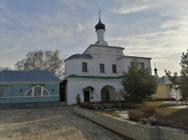 на фотках именно Хмуром... недавно был там... попал на концерт "Песняров"... впечатления строго положительные...