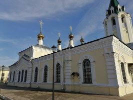 на фотках именно Хмуром... недавно был там... попал на концерт "Песняров"... впечатления строго положительные...