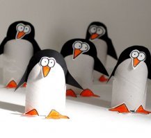 - Ковальский варианты?
- Закупаемся туалетной бумагой, вынимаем втулки, мастерим из них пингвинов и отвлекаем ими людей. Пока люди думают, что они это мы, сваливаем из этого цирка!