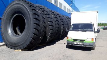 попросили пару колёсиков, попутно, прихватить