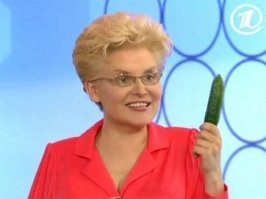 Болгарский премьер попытался надеть медицинскую маску и оконфузился