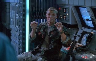 Мать с дочерью продавали покойников на органы, рассылая их почтой