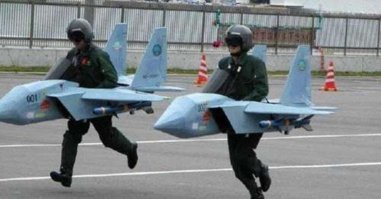 Это латвийские летчики во Владивосток прилетели