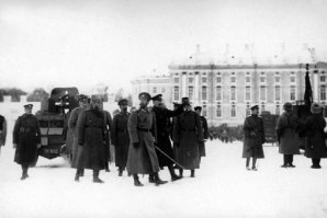 Это не обязательно Бельгия...
В ноябре 1915 года броневые части Русской Армии пополнились извне   в Россию прибыл Бельгийский автобронедивизион. Он потом воевал на Юго-Западном фронте в Галиции
Император Николай II на смотре Бельгийского бронедивизиона в Царском Селе. Декабрь 1915 года (РГАКФД). и др...
