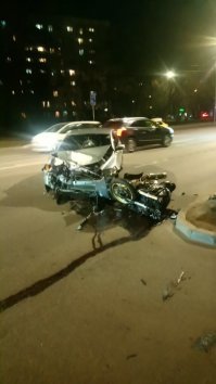 Буквально час назад недалеко от дома, соседи прислали. Очень бодрый гонщик, очень бодро стартанул со светофора, летел метров 10. Не факт, что жив.