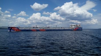проработал инспекторам по нефтепродуктам, без малого 20 лет. Занимался подсчетом количества груза на танкерах. У нас в Саратов поменьше заходили...