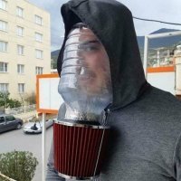 Если бы он отдельный выпускной канал сделал... И клапаны и на вход и на выход... Был бы практически вечный респиратор 
А так... Промокнет фильтр от выдува и пи... пипец, только выкидывать.