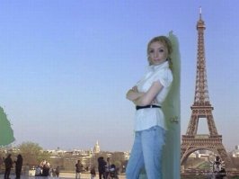 Компиляция из ТРЁХ фотографий. Слева от двери - снимок с Монмартра, справа - с Трокадеро.