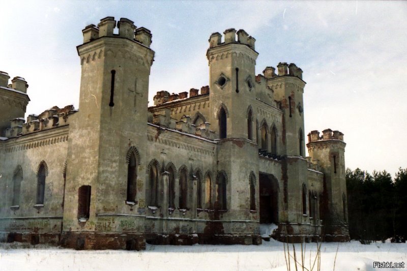 Показали бы замок в Коссово (Белоруссия). Каким он был до войны, после войны, и какой сейчас.
У меня есть фото только 2004 года