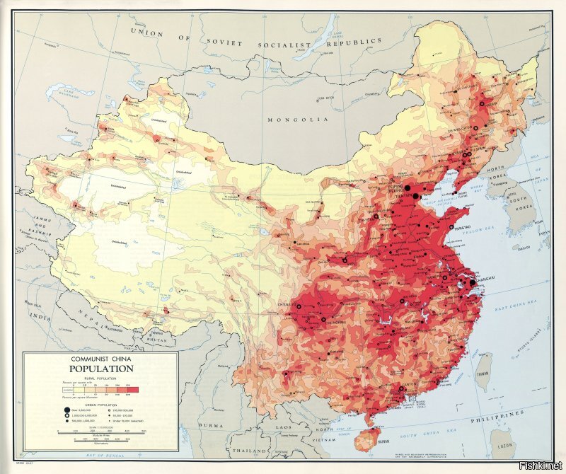 Правильно граничит. 
Только вот их разделяет  естественный  барьер из-за чего они просто исторически мало друг с другом контактируют.

И большинство китайцев живёт на берегу океана где и произошло заражение.