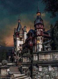 Интересный пост, спасибо. Кстати, замок Поенари, действительно, являлся настоящей резиденцией Влада Цепеша, а не Бран, в который туристы толпами едут. Пару лет назад в развалинах замка Поэнари обосновалась медведица с медвежатами и не пускала туда туристов :) 

Мы, как фанаты Румынии, любим прекрасно сохранившиеся замок Корвинов и Пелеш (справедливости ради скажу, что последний скорее дворец, чем замок).