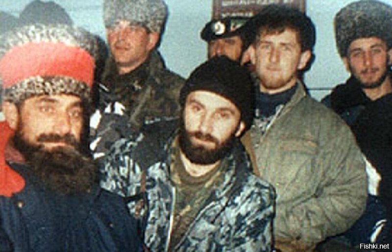 Ты на чьей стороне воевал?
Вчера этот боевик Рамзанка Дыров резал и расстреливал твоих боевых товарищей, а сегодня ты им восхищаешься??? 

Может ты в Чечню уедешь жить?