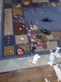 А это у меня собака сестры мне сюрпризы каждый вечер устраивала, когда я с работы приходил. Жила у меня пару недель. А так собачка довольно умная, ласковая.