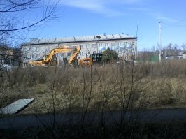 Карантин на нашей улице. Нагнали техники , что то рыть и зарывать собралсь.боюсь даже вообразить