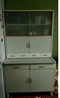 У кого на кухне стояла такая мебель?