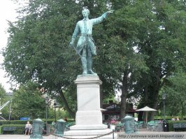 Кто был в Швеции, тот скажет  - памятников "великим" королям там поставлено очень много. Но кто слушал внимательно экскурсовода, тот вам скажет, что эти "великие" короли проиграли всё. Карл 12й проиграл "великую" Швецию. И это хорошо.
PS. Для любителей истории, изображение в Стокгольме весьма достоверно, вплоть до камзола с овчинным подбоем.