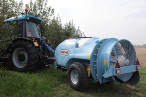 Такой штуки в хозяйстве не нашлось?