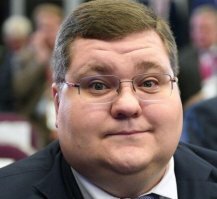 Фигня. Если ты умный и талантливый, то жир успеху совсем не мешает.